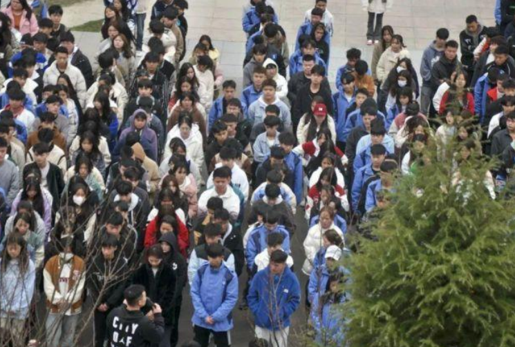 校園消防演練，防范于未“燃”