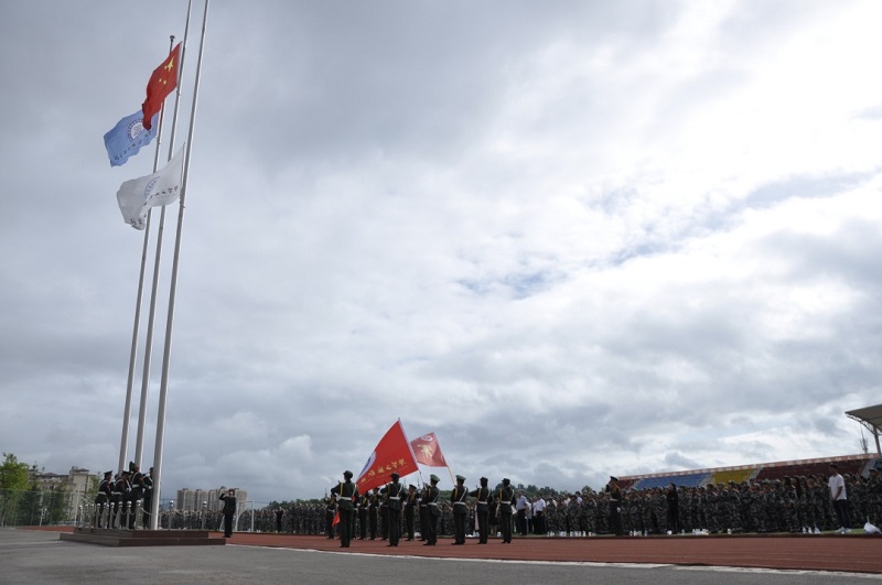畢節(jié)工業(yè)職業(yè)技術(shù)學院新生軍訓開訓儀式