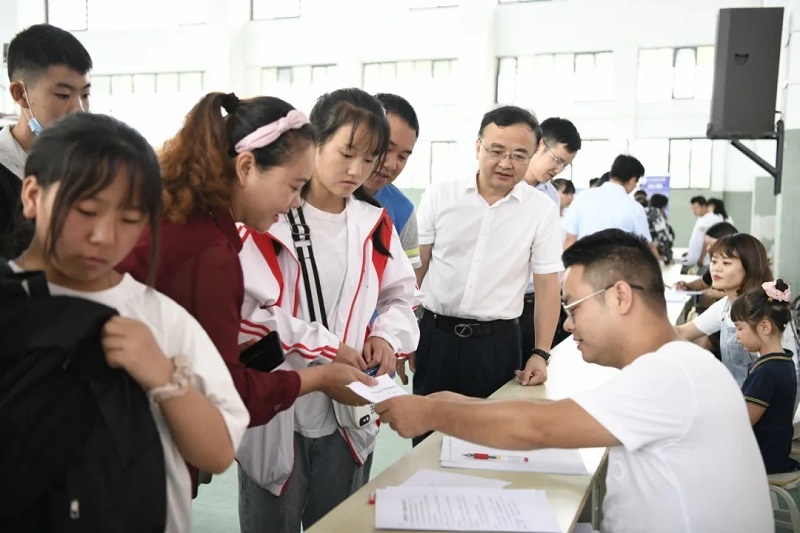 畢節(jié)工業(yè)職業(yè)技術(shù)學院中職新生有序入學