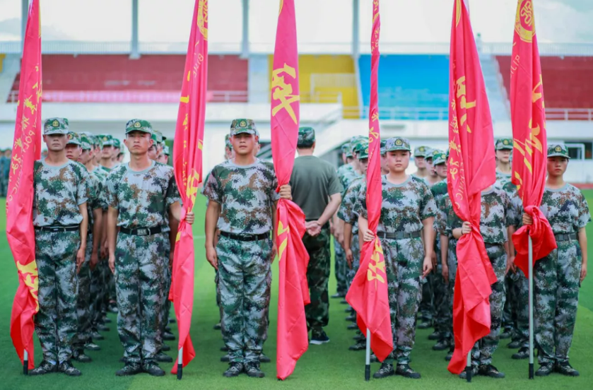 當(dāng)迷彩邂逅青春，記錄工職院軍訓(xùn)生活