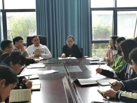 畢節(jié)工業(yè)職業(yè)技術(shù)學(xué)院“三抓三促一評比”“四個查” 推進學(xué)生管理工作規(guī)范化