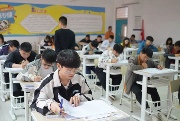 畢節(jié)工業(yè)職業(yè)技術(shù)學(xué)院直播銷售員、計算機維修工職業(yè)技能等級認(rèn)定考核工作圓滿完成