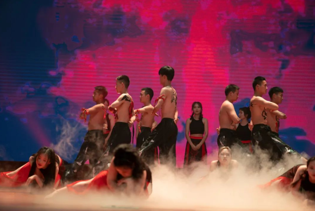 聚散有時(shí) 未來(lái)可期 | 愿此去前程似錦，再相逢依然如故！