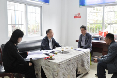 畢節(jié)工業(yè)職業(yè)技術(shù)學(xué)院黨委副書記付善華到鄉(xiāng)村振興聯(lián)系點(diǎn)調(diào)研