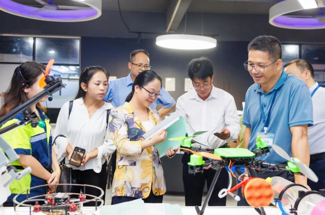 黃文碧一行赴東西部協(xié)作學(xué)?？疾煺{(diào)研