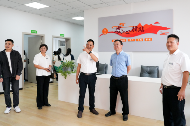 黔西市中等職業(yè)學(xué)校赴畢節(jié)工業(yè)職業(yè)技術(shù)學(xué)院游學(xué)考察暨“3+3”中高職協(xié)同發(fā)展座談會